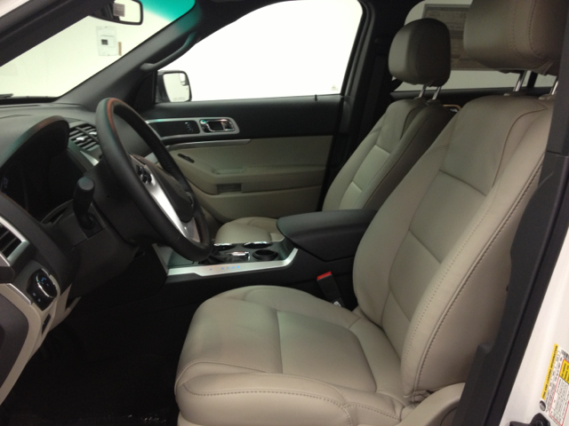 2013 Ford Explorer 31 FOOT