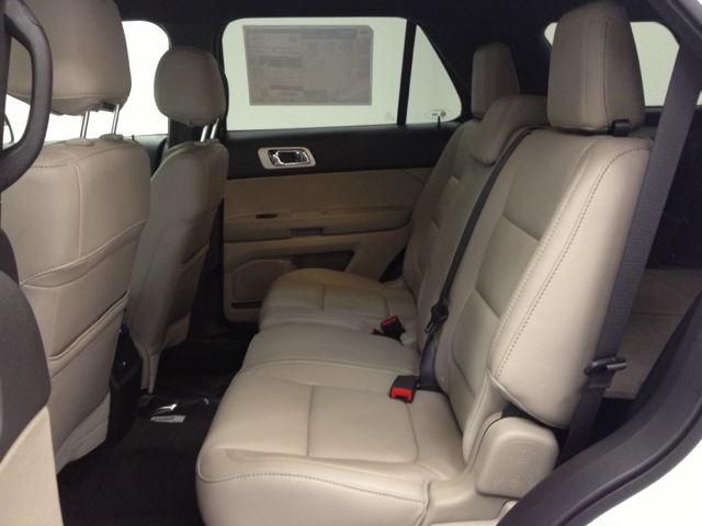 2013 Ford Explorer 31 FOOT