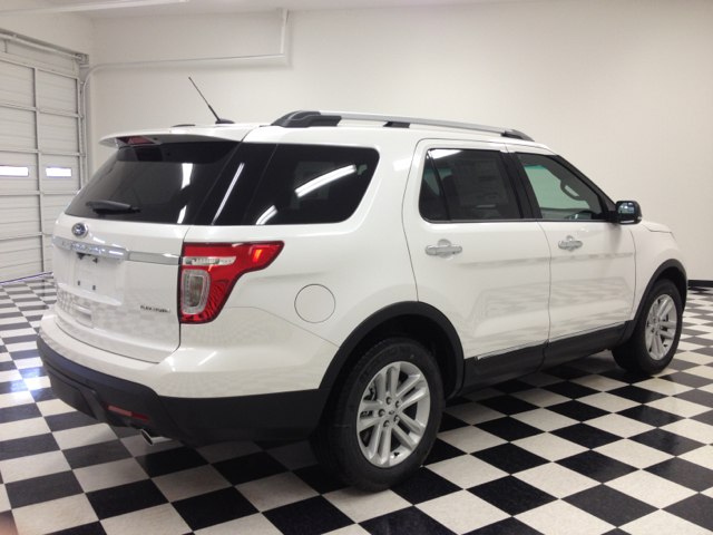 2013 Ford Explorer 31 FOOT