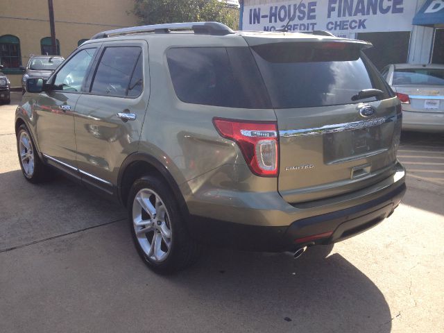 2013 Ford Explorer SLT 25