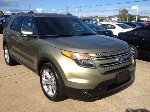 2013 Ford Explorer SLT 25