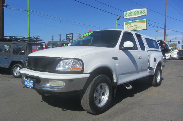 1997 Ford F-150 5d Wagon SE w/XM 2WD