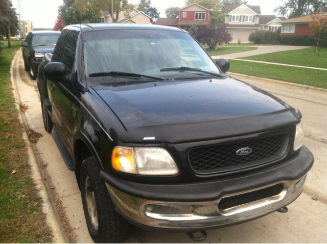 1998 Ford F-150 XLS 4D Sedan