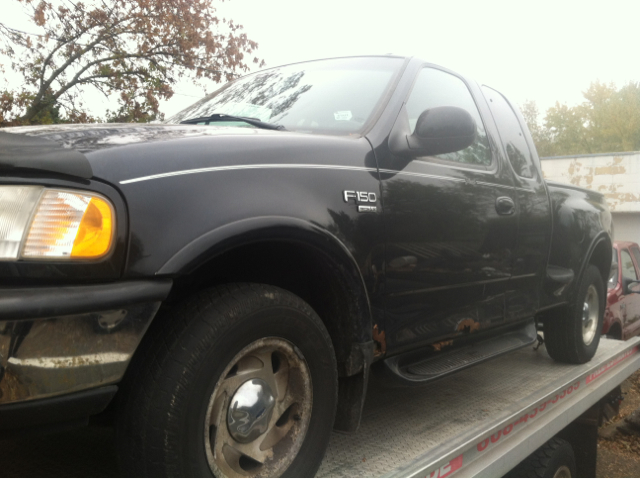 1998 Ford F-150 XLS 4D Sedan