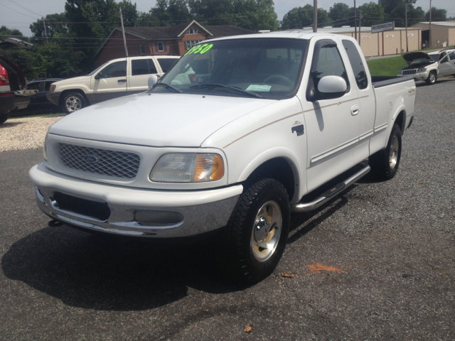 1998 Ford F-150 Crew Cab 143.5 WB 4WD SLT