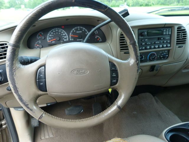 2001 Ford F-150 Club Cab 131 WB