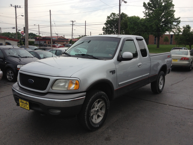 2002 Ford F-150 SLT 1 Ton Dually 4dr 35