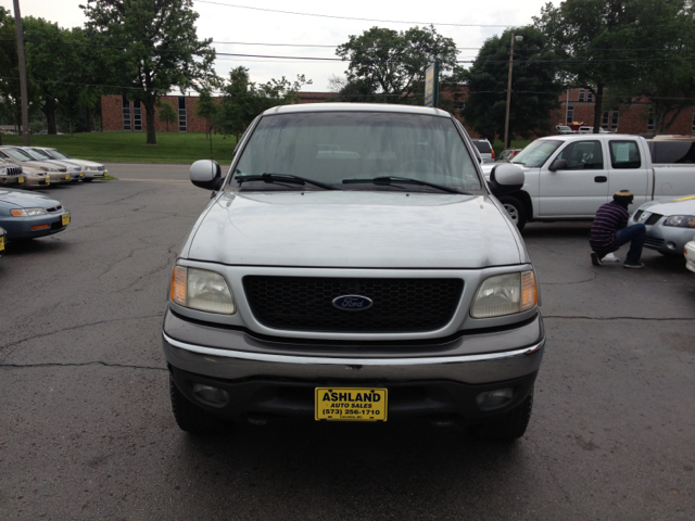 2002 Ford F-150 SLT 1 Ton Dually 4dr 35