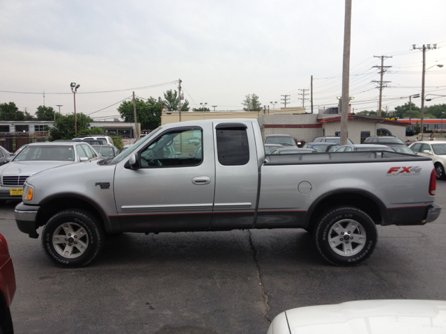 2002 Ford F-150 SLT 1 Ton Dually 4dr 35