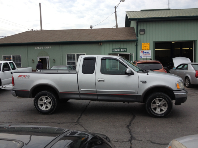 2002 Ford F-150 SLT 1 Ton Dually 4dr 35