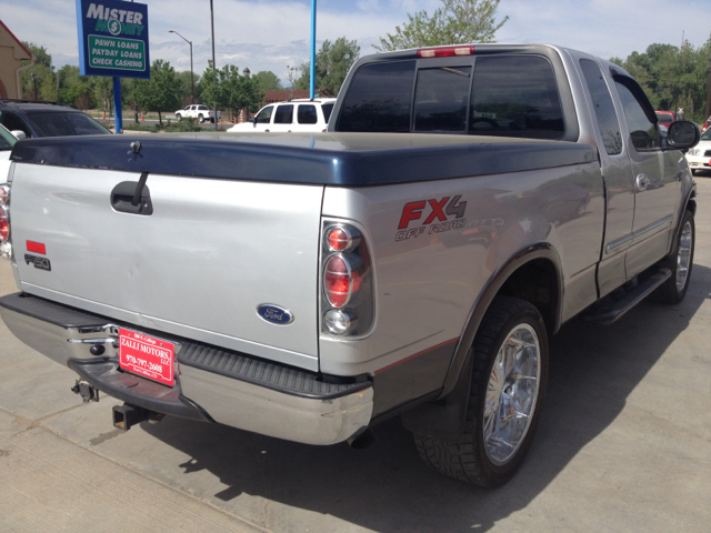 2002 Ford F-150 SLT 1 Ton Dually 4dr 35