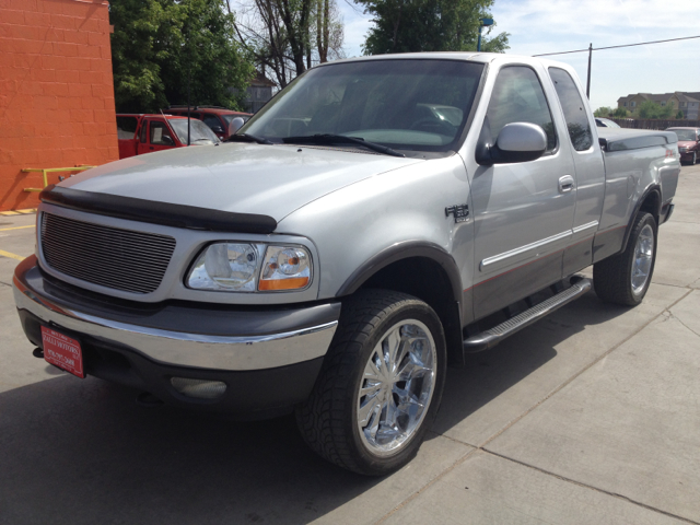 2002 Ford F-150 SLT 1 Ton Dually 4dr 35