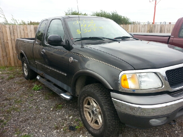 2003 Ford F-150 XL 2WD Reg Cab