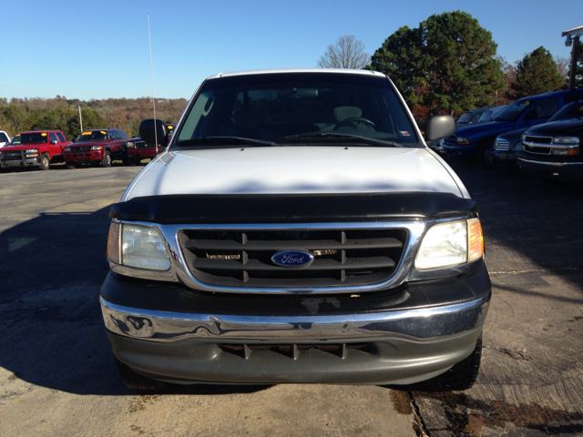 2003 Ford F-150 XL 2WD Reg Cab