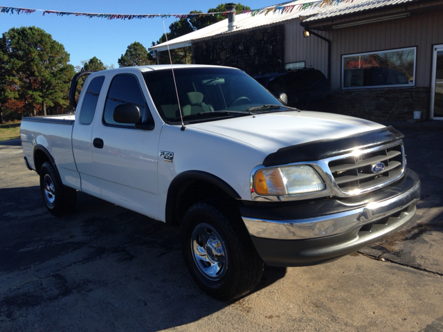 2003 Ford F-150 XL 2WD Reg Cab