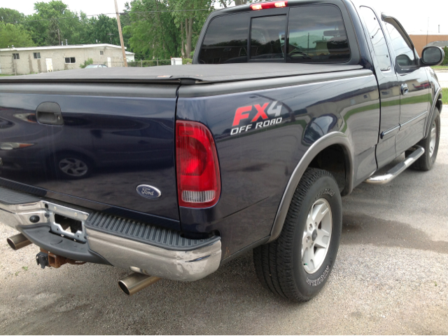 2003 Ford F-150 XL 2WD Reg Cab