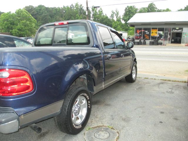 2003 Ford F-150 SL Short Bed 2WD