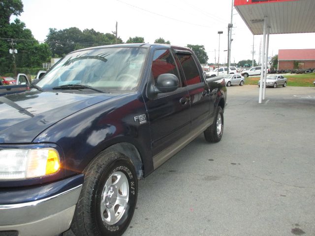 2003 Ford F-150 SL Short Bed 2WD