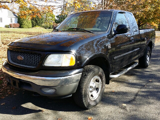 2003 Ford F-150 XL 2WD Reg Cab