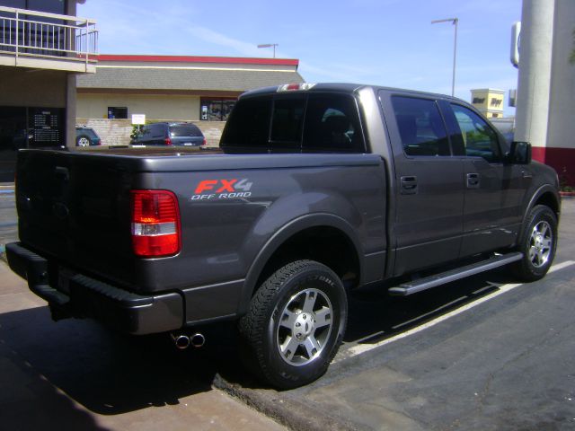 2004 Ford F-150 Crew Cab 156 Inch XLT 4WD 4x4 Truck