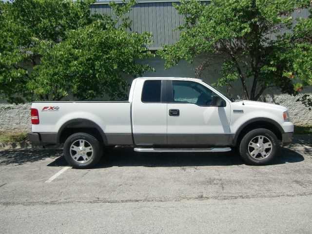 2005 Ford F-150 EXT CAB 4WD 143.5wb