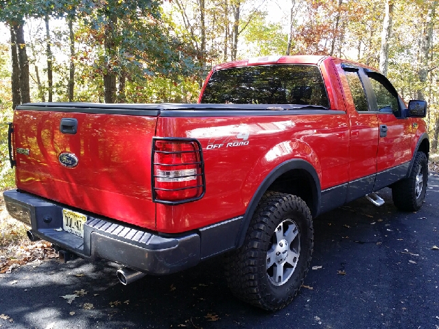 2005 Ford F-150 XLT Supercrew Short Bed 2WD