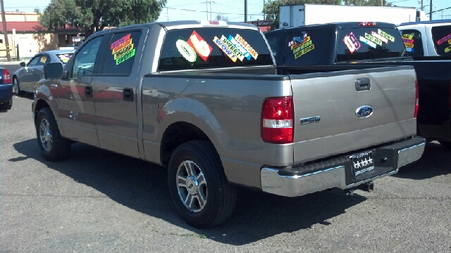 2006 Ford F-150 SL Short Bed 2WD