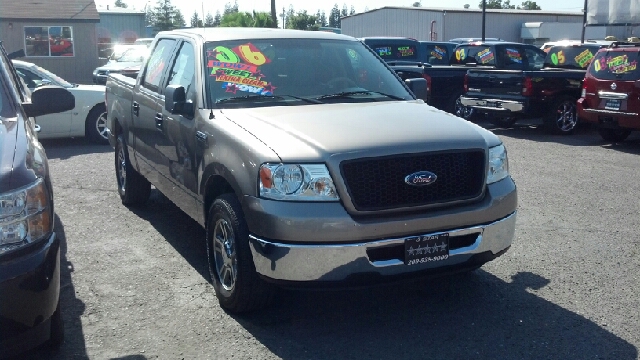 2006 Ford F-150 SL Short Bed 2WD