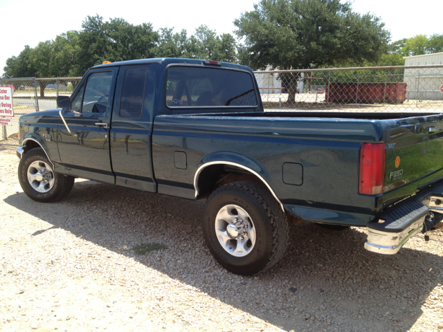 1997 Ford F-250 S 4-door Hatchback