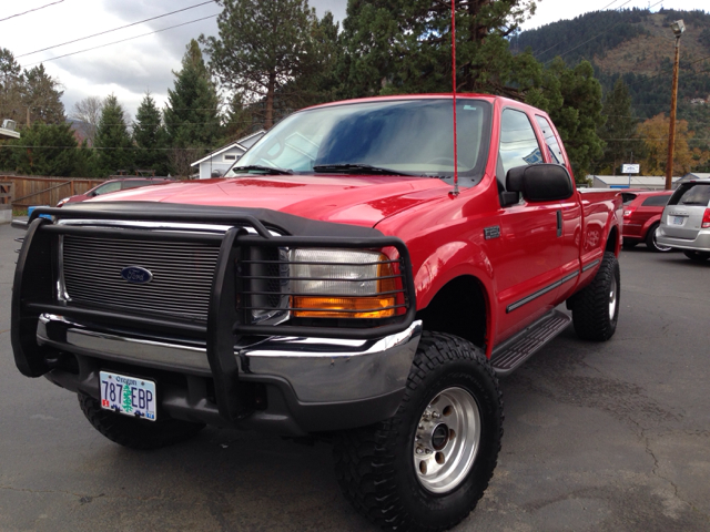 1999 Ford F-250 SD FWD 4dr LS SUV