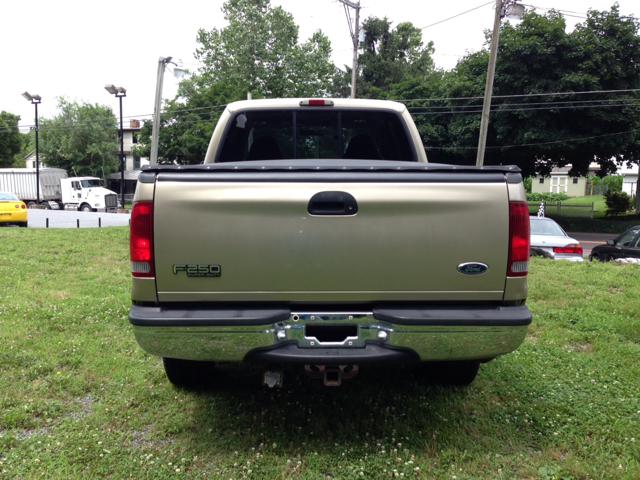 2000 Ford F-250 SD SLT 1 Ton Dually 4dr 35