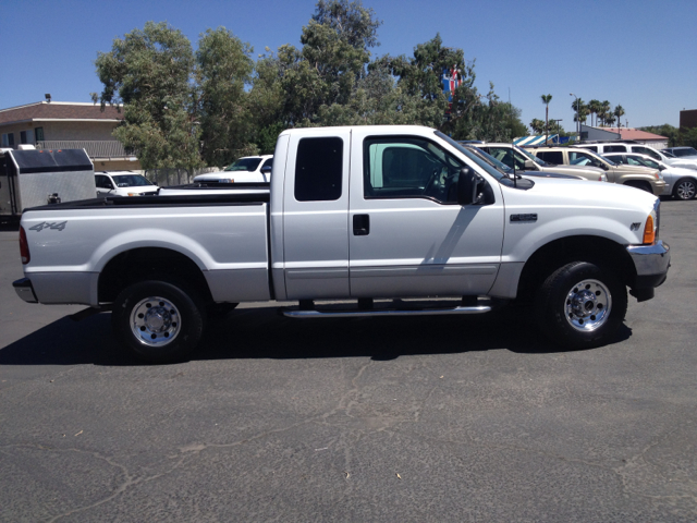 2001 Ford F-250 SD Reg Cab 108 WB