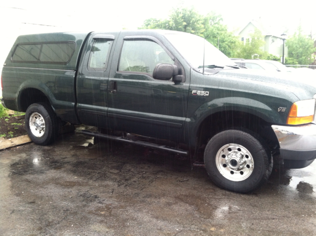 2001 Ford F-250 SD SLT 1 Ton Dually 4dr 35