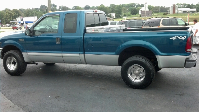 2001 Ford F-250 SD SE Well Kept Alloy Wheels