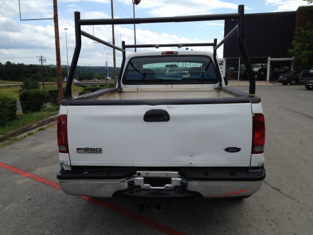 2004 Ford F-250 SD XLT Supercrew Short Bed 2WD