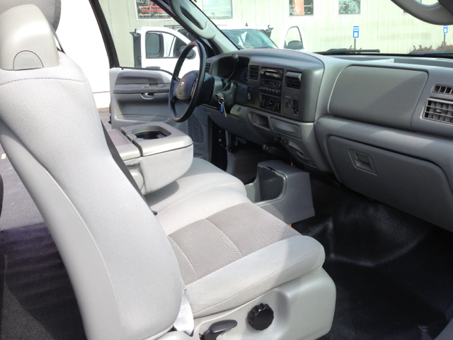 2004 Ford F-250 SD XL 2WD Reg Cab