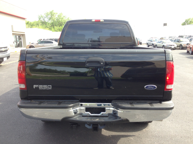 2004 Ford F-250 SD XL 2WD Reg Cab