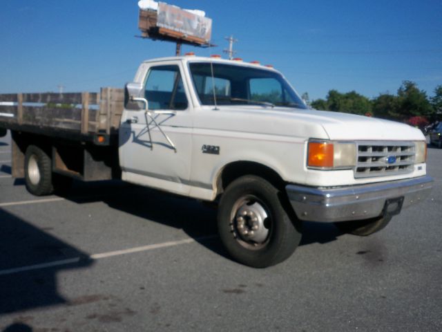 1989 Ford F-350 LT Mini-van