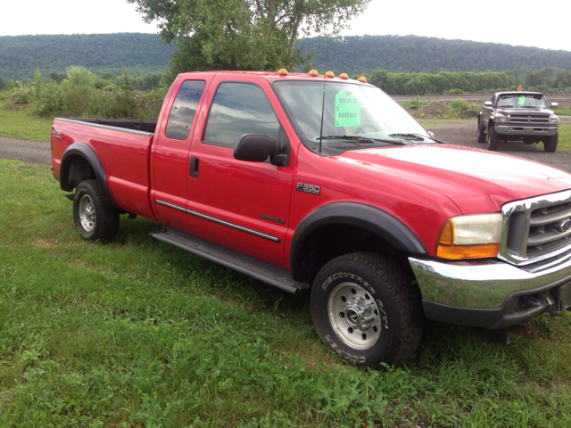 2000 Ford F-350 SD SE Well Kept Alloy Wheels