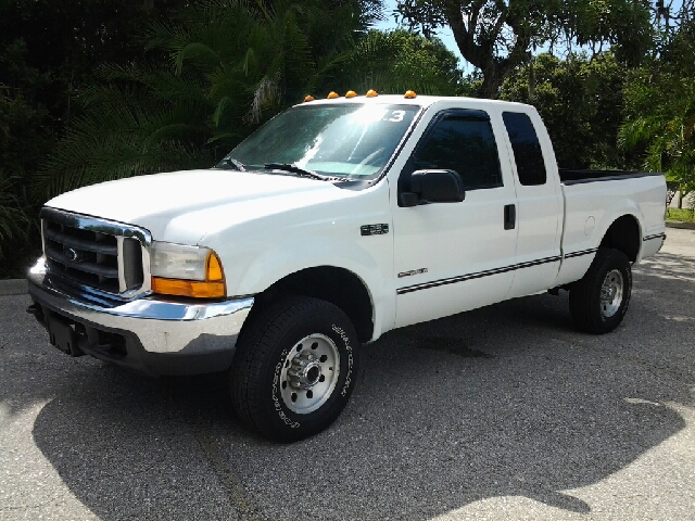 2000 Ford F-350 SD SLT 1 Ton Dually 4dr 35