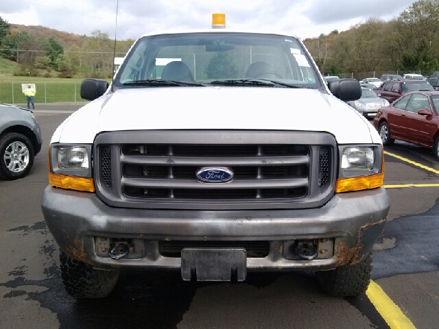 2001 Ford F-350 SD Crew Cab Short Box 2-wheel Drive SLE