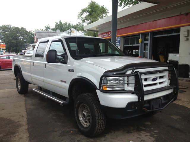 2004 Ford F-350 SD 740il 4dr Sdn Sedan