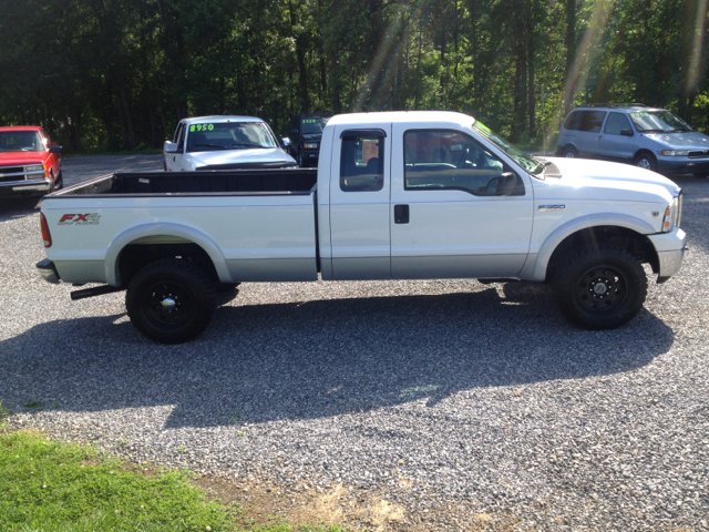 2005 Ford F-350 SD SE Well Kept Alloy Wheels