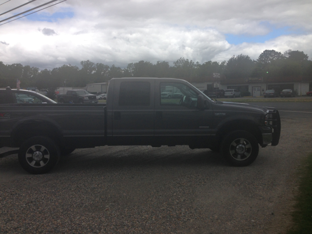 2005 Ford F-350 SD FWD 4dr SE