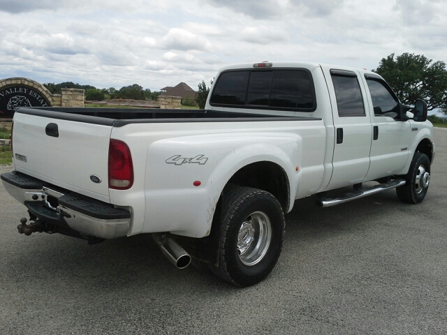 2006 Ford F-350 SD LTZ 4WD 5.3L V8