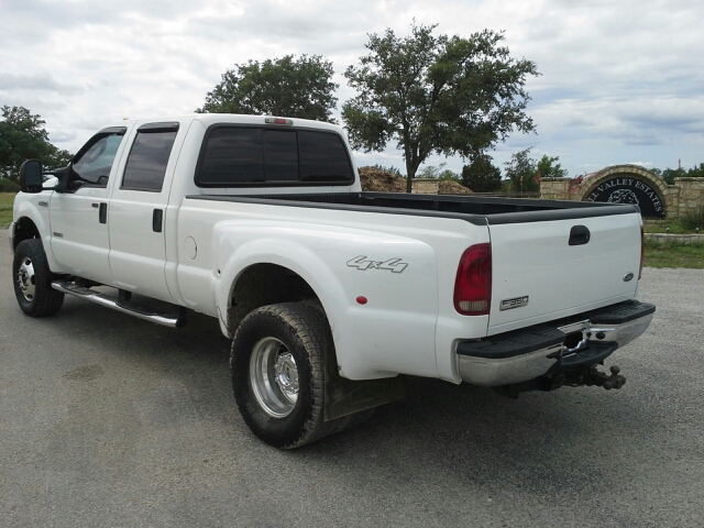 2006 Ford F-350 SD LTZ 4WD 5.3L V8