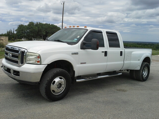 2006 Ford F-350 SD LTZ 4WD 5.3L V8