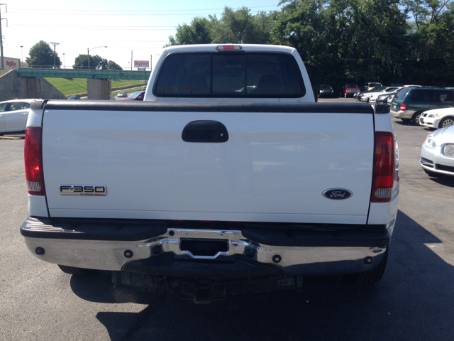 2006 Ford F-350 SD SE 4x4 Coupe