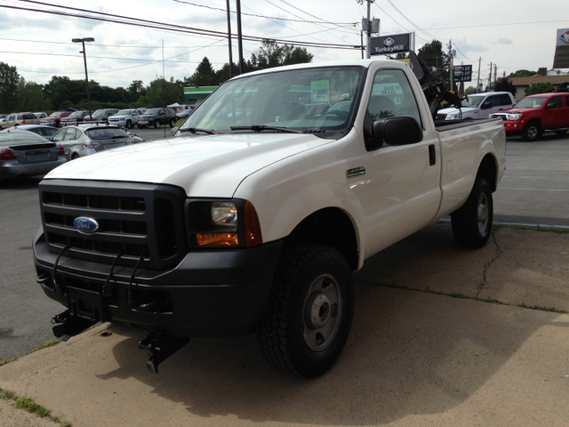 2006 Ford F-350 SD Crew Cab Short Box 2-wheel Drive SLE