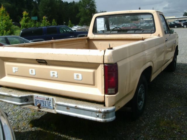 1981 Ford F100 ES 2.4L AUTO